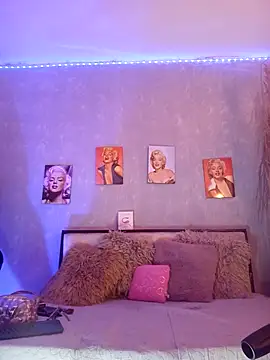 nahiarapalmer19 online show from 12-28-24, 11:37