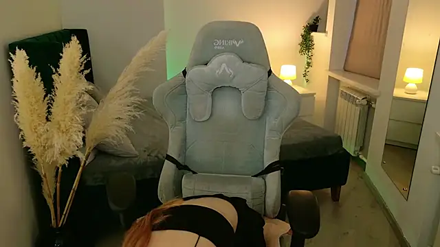 Love Call online show from 09-28-25, 05:13