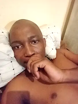 Snapshot of realGsign chatting on 12-18-25, 11:49 realGsign online show from 12-18-25, 11:49