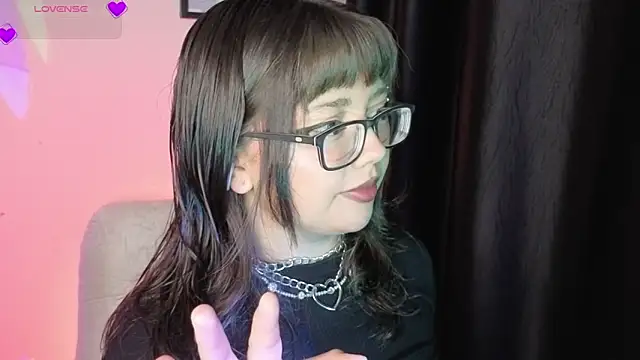 missy taylor  online show from 12-20-25, 02:24