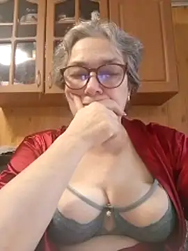 Snapshot of IrinaSweet54 chatting on 11-17-25, 08:31 IrinaSweet54 online show from 11-17-25, 08:31