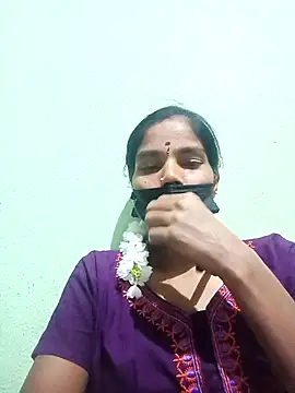 Snapshot of anusiya01 chatting on 02-21-25, 05:20 anusiya01 online show from 02-21-25, 05:20