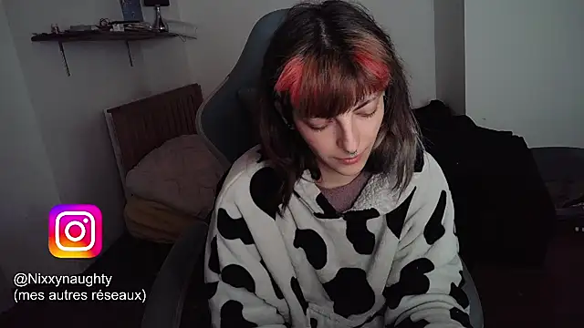 Snapshot of Nixxy_naughty chatting on 03-10-25, 09:29 Nixxy naughty online show from 03-10-25, 09:29