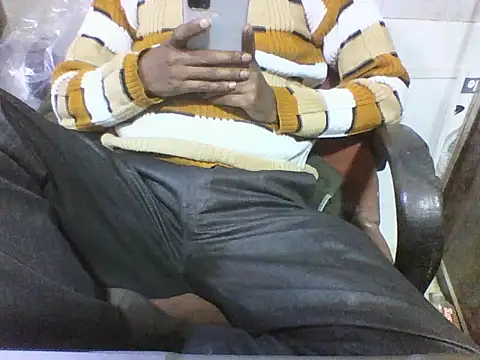 Snapshot of Desi_GfBf chatting on 02-13-26, 12:56 Desi GfBf online show from 02-13-26, 12:56