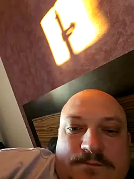 Snapshot of -Schweppes- chatting on 12-13-24, 01:55 -Schweppes- online show from 12-13-24, 01:55