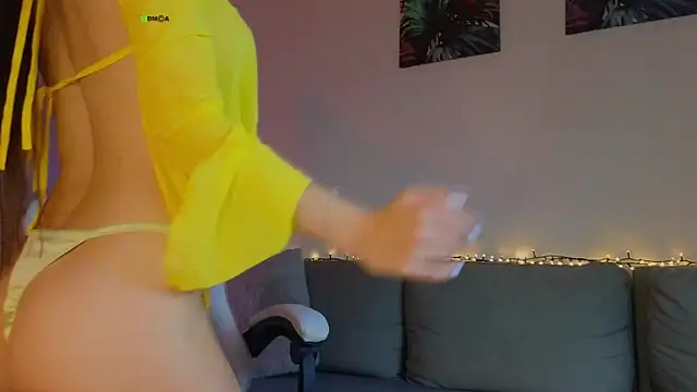 Snapshot of tina_akira chatting on 10-27-25, 07:40 tina akira online show from 10-27-25, 07:40