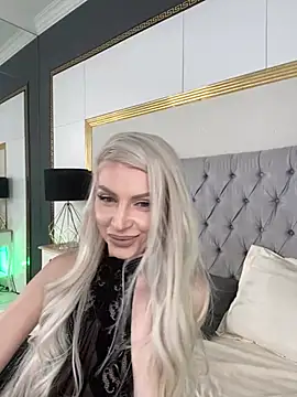 Snapshot of KiaHarper chatting on 02-14-25, 01:34 KiaHarper online show from 02-14-25, 01:34