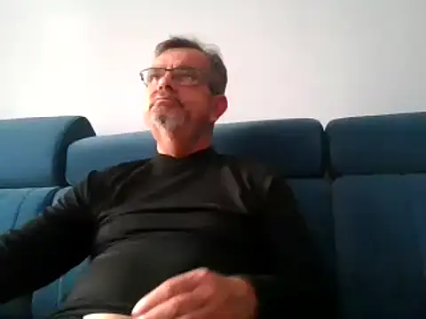 Snapshot of axecoman60 chatting on 02-01-25, 08:50 axecoman60 online show from 02-01-25, 08:50