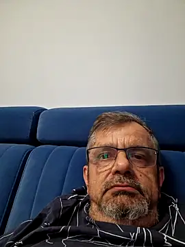 Snapshot of axecoman60 chatting on 02-09-25, 06:05 axecoman60 online show from 02-09-25, 06:05