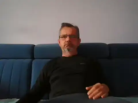 Snapshot of axecoman60 chatting on 02-12-25, 06:51 axecoman60 online show from 02-12-25, 06:51