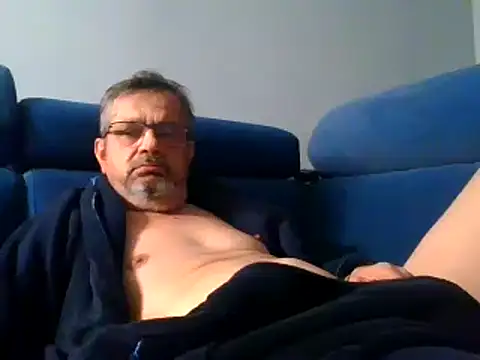 Snapshot of axecoman60 chatting on 02-16-25, 07:05 axecoman60 online show from 02-16-25, 07:05