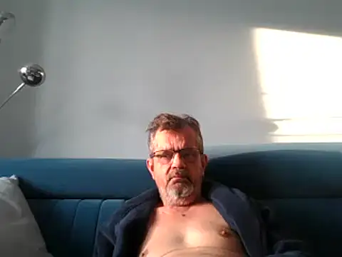 Snapshot of axecoman60 chatting on 02-17-25, 07:04 axecoman60 online show from 02-17-25, 07:04