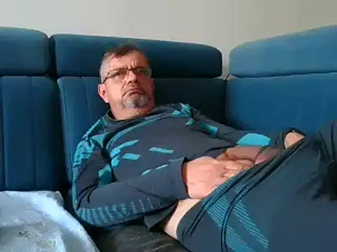 Snapshot of axecoman60 chatting on 02-22-25, 01:46 axecoman60 online show from 02-22-25, 01:46