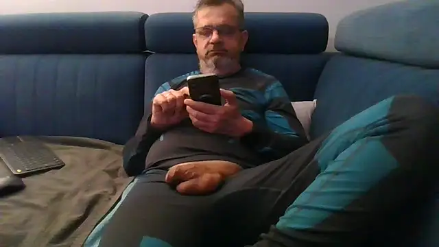 Snapshot of axecoman60 chatting on 03-10-25, 06:56 axecoman60 online show from 03-10-25, 06:56