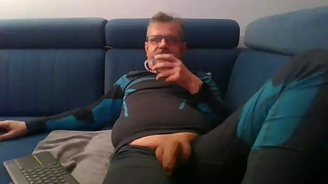 Snapshot of axecoman60 chatting on 03-16-25, 06:23 axecoman60 online show from 03-16-25, 06:23