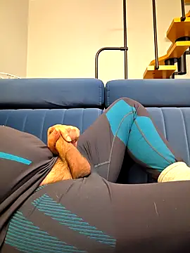 Snapshot of axecoman60 chatting on 10-14-25, 04:41 axecoman60 online show from 10-14-25, 04:41