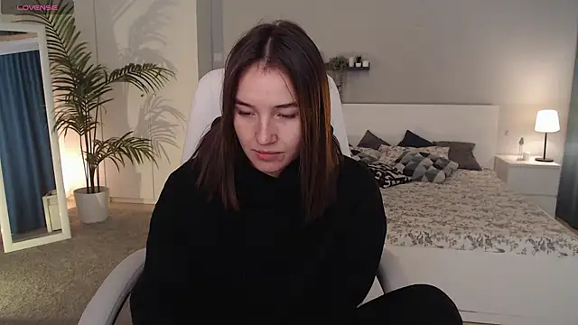 Bellla Haddid online show from 09-19-25, 01:07