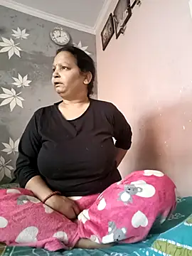 Snapshot of Kavya_kapoor chatting on 02-25-25, 02:25 Kavya kapoor online show from 02-25-25, 02:25