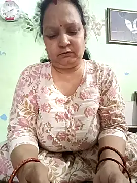 Snapshot of Kavya_kapoor chatting on 03-01-25, 08:02 Kavya kapoor online show from 03-01-25, 08:02