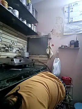 Snapshot of Kavya_kapoor chatting on 03-08-25, 02:45 Kavya kapoor online show from 03-08-25, 02:45