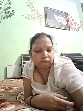 Snapshot of Kavya_kapoor chatting on 03-08-25, 04:50 Kavya kapoor online show from 03-08-25, 04:50