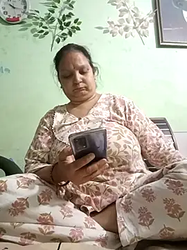 Snapshot of Kavya_kapoor chatting on 03-10-25, 04:35 Kavya kapoor online show from 03-10-25, 04:35