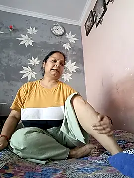 Snapshot of Kavya_kapoor chatting on 03-12-25, 03:35 Kavya kapoor online show from 03-12-25, 03:35