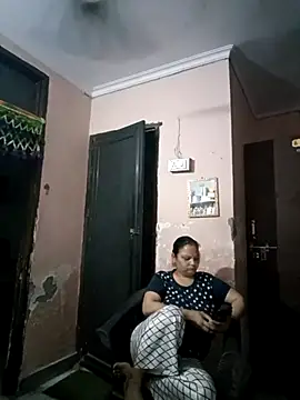 Snapshot of Kavya_kapoor chatting on 03-12-25, 01:08 Kavya kapoor online show from 03-12-25, 01:08