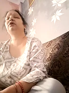 Snapshot of Kavya_kapoor chatting on 03-18-25, 01:43 Kavya kapoor online show from 03-18-25, 01:43