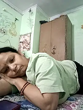 Snapshot of Kavya_kapoor chatting on 09-19-25, 08:38 Kavya kapoor online show from 09-19-25, 08:38