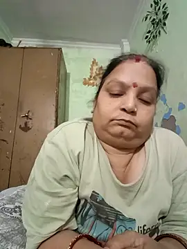 Snapshot of Kavya_kapoor chatting on 10-01-25, 08:42 Kavya kapoor online show from 10-01-25, 08:42