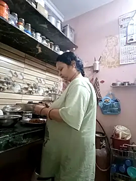 Snapshot of Kavya_kapoor chatting on 10-09-25, 02:42 Kavya kapoor online show from 10-09-25, 02:42