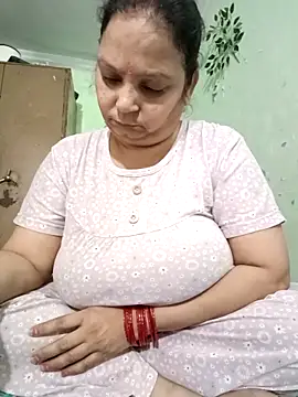 Snapshot of Kavya_kapoor chatting on 10-26-25, 06:41 Kavya kapoor online show from 10-26-25, 06:41