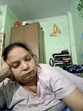 Snapshot of Kavya_kapoor chatting on 10-26-25, 06:47 Kavya kapoor online show from 10-26-25, 06:47