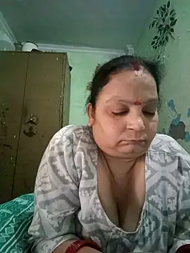 Snapshot of Kavya_kapoor chatting on 10-29-25, 08:38 Kavya kapoor online show from 10-29-25, 08:38