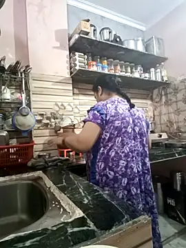 Snapshot of Kavya_kapoor chatting on 10-30-25, 02:57 Kavya kapoor online show from 10-30-25, 02:57