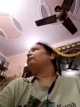 Snapshot of Kavya_kapoor chatting on 10-30-25, 05:02 Kavya kapoor online show from 10-30-25, 05:02