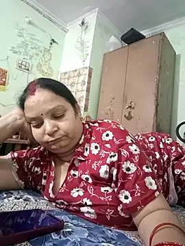 Snapshot of Kavya_kapoor chatting on 11-03-25, 05:47 Kavya kapoor online show from 11-03-25, 05:47