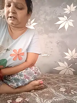 Snapshot of Kavya_kapoor chatting on 11-06-25, 02:01 Kavya kapoor online show from 11-06-25, 02:01