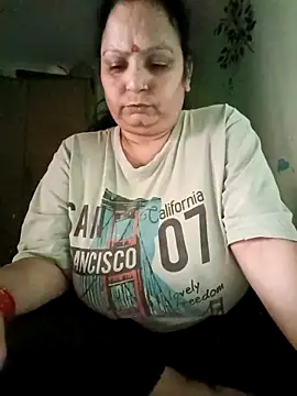 Snapshot of Kavya_kapoor chatting on 11-12-25, 08:15 Kavya kapoor online show from 11-12-25, 08:15