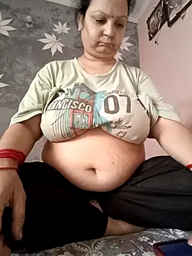 Snapshot of Kavya_kapoor chatting on 11-13-25, 03:05 Kavya kapoor online show from 11-13-25, 03:05