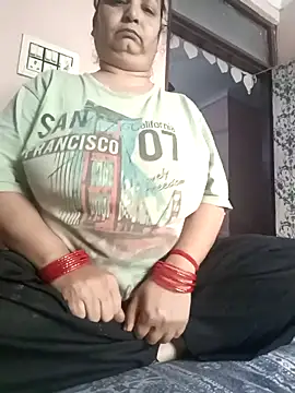 Snapshot of Kavya_kapoor chatting on 11-22-25, 03:27 Kavya kapoor online show from 11-22-25, 03:27