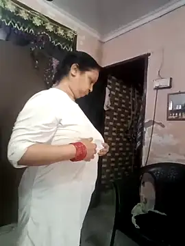 Snapshot of Kavya_kapoor chatting on 11-28-25, 05:43 Kavya kapoor online show from 11-28-25, 05:43