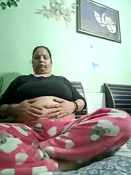 Snapshot of Kavya_kapoor chatting on 12-14-25, 06:12 Kavya kapoor online show from 12-14-25, 06:12