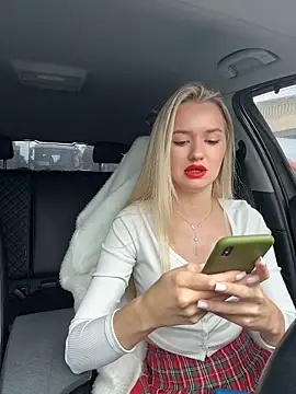 Snapshot of Devill_Angel_ chatting on 05-31-26, 10:33 Devill Angel online show from 05-31-26, 10:33