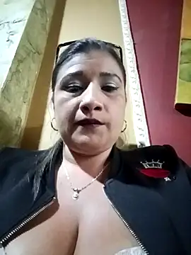 Snapshot of Hannahcandyy chatting on 02-28-25, 11:01 Hannahcandyy online show from 02-28-25, 11:01