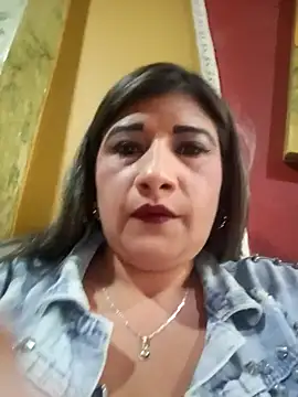 Snapshot of Hannahcandyy chatting on 03-03-25, 10:31 Hannahcandyy online show from 03-03-25, 10:31