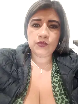 Snapshot of Hannahcandyy chatting on 03-06-25, 05:24 Hannahcandyy online show from 03-06-25, 05:24