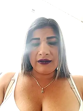 Snapshot of Hannahcandyy chatting on 03-09-25, 04:00 Hannahcandyy online show from 03-09-25, 04:00