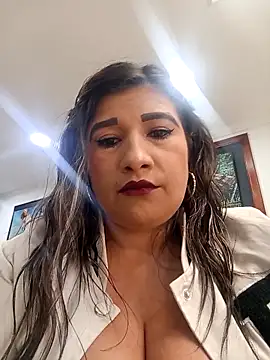 Snapshot of Hannahcandyy chatting on 10-29-25, 04:09 Hannahcandyy online show from 10-29-25, 04:09